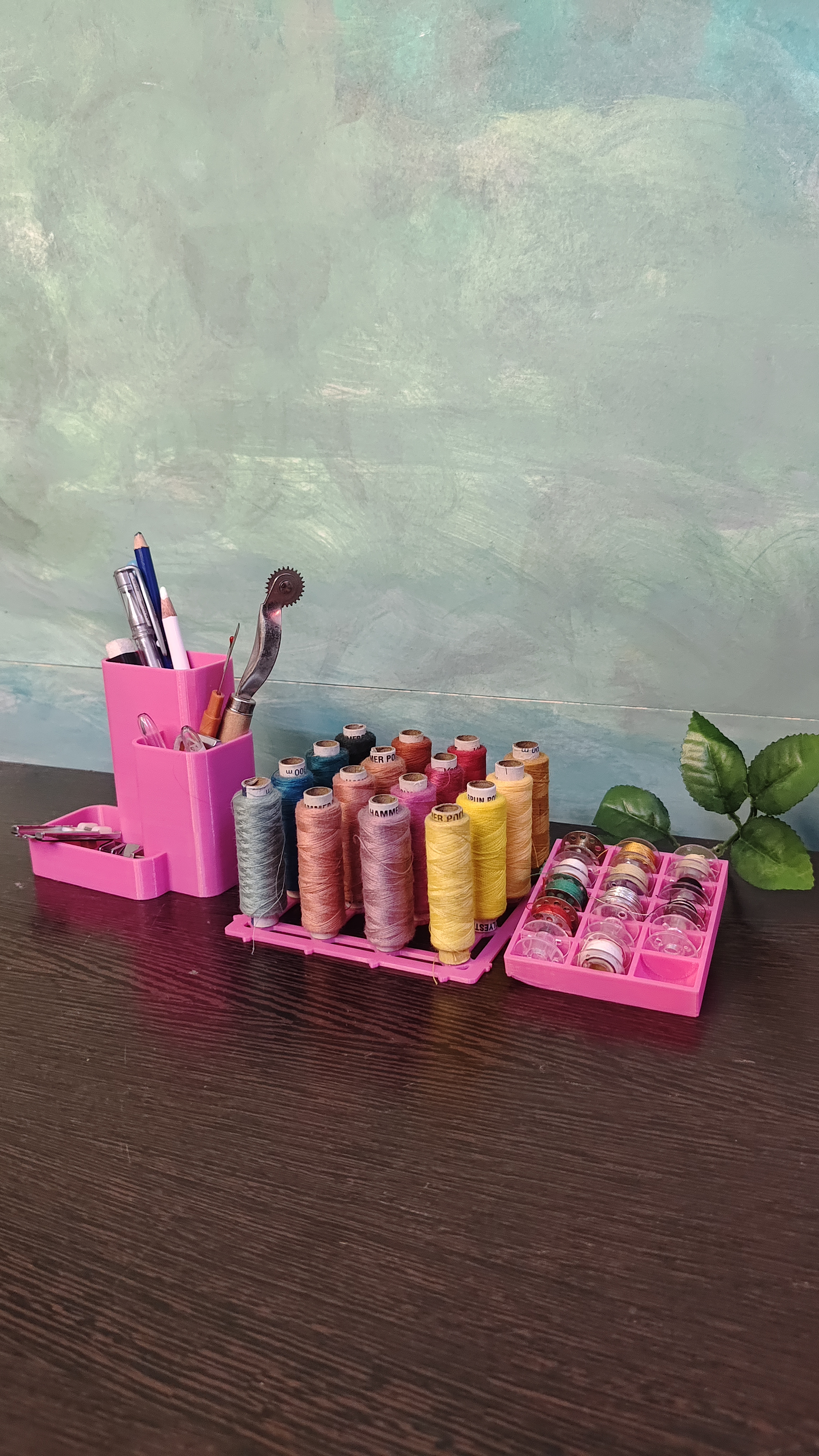 Combo set (thread holder, bobin holder, pen stand)